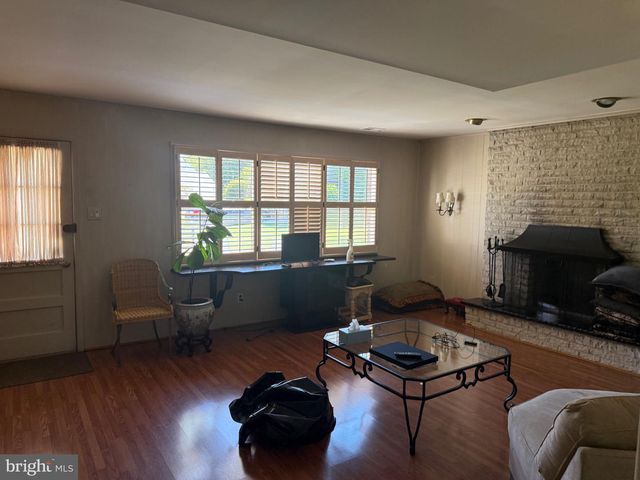 123 ALMATT DR, Philadelphia, PA 19115