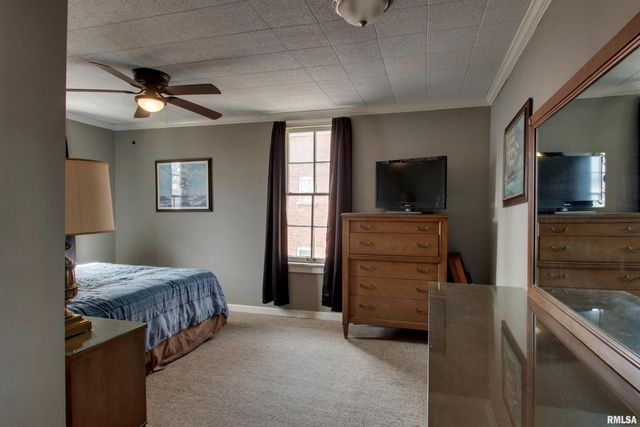 400 S 18TH Street, Quincy, IL 62301