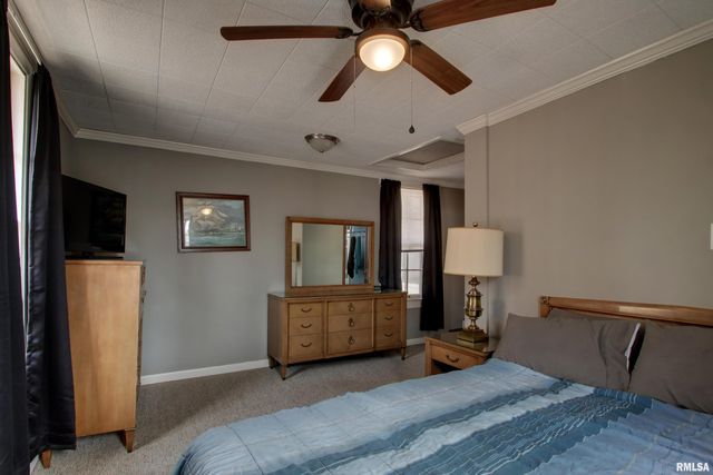 400 S 18TH Street, Quincy, IL 62301