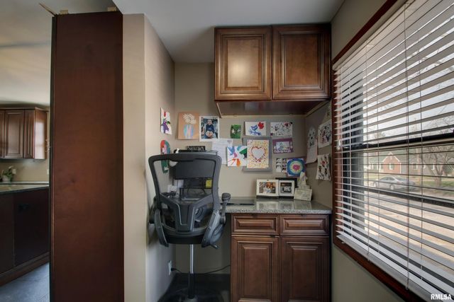 400 S 18TH Street, Quincy, IL 62301