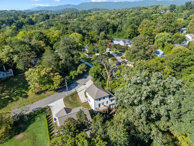 233 Peace Street, Chattanooga, TN 37415