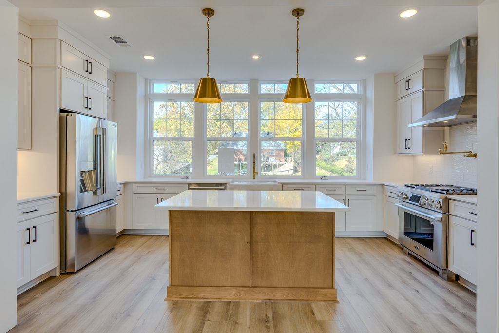 205 Daydreamer Ln, Nashville, TN 37206