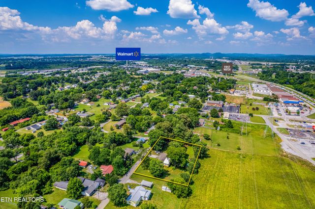 322 Oakdale St, Maryville, TN 37801