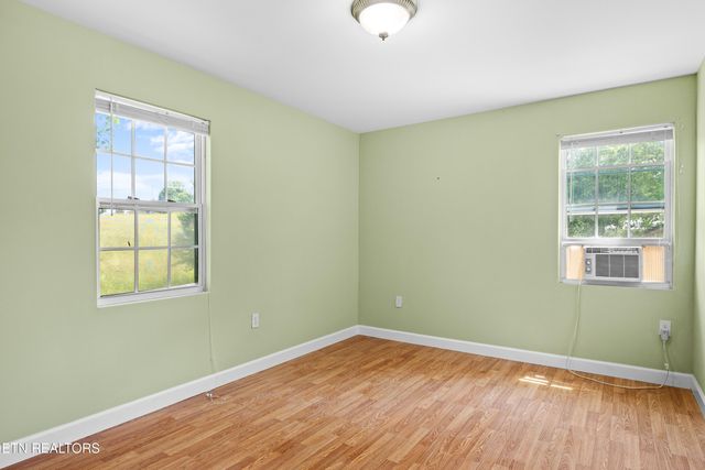 322 Oakdale St, Maryville, TN 37801