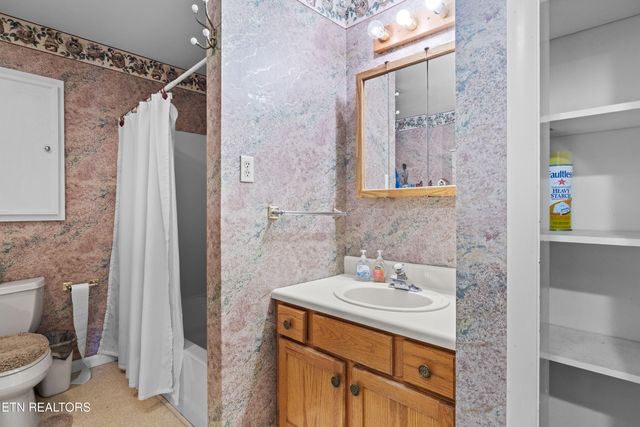 322 Oakdale St, Maryville, TN 37801