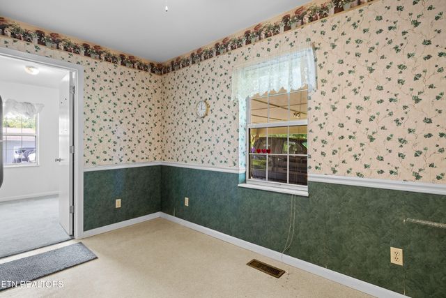 322 Oakdale St, Maryville, TN 37801