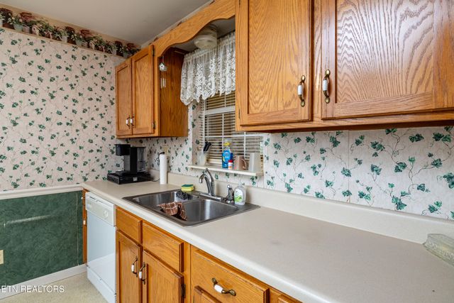 322 Oakdale St, Maryville, TN 37801