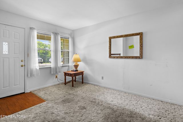 322 Oakdale St, Maryville, TN 37801
