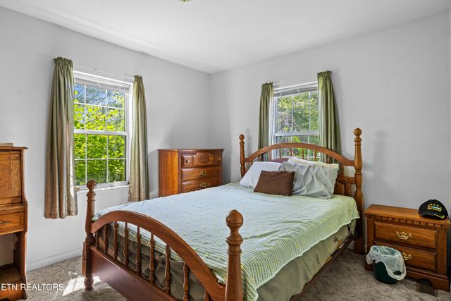 322 Oakdale St, Maryville, TN 37801