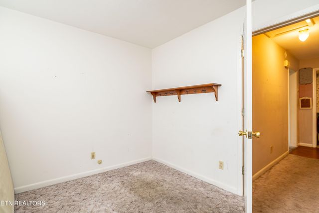 322 Oakdale St, Maryville, TN 37801