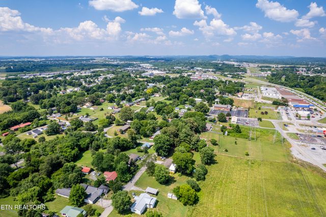 322 Oakdale St, Maryville, TN 37801