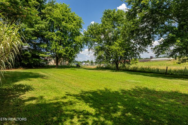 322 Oakdale St, Maryville, TN 37801