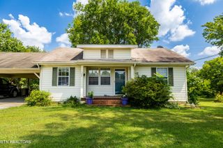 322 Oakdale St, Maryville, TN 37801