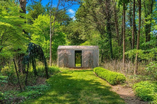 7 Tuthill Lane, Remsenburg, NY 11960