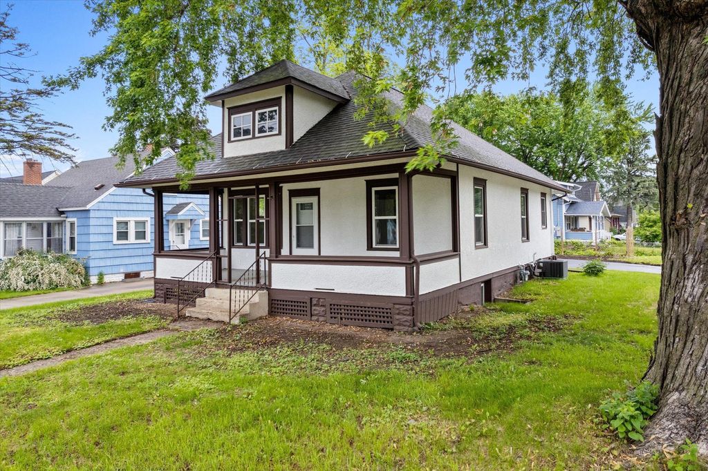 402 11th Avenue NE, Rochester, MN 55906