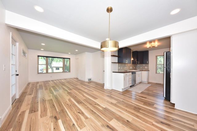 634 S 104th STREET, West Allis, WI 53214