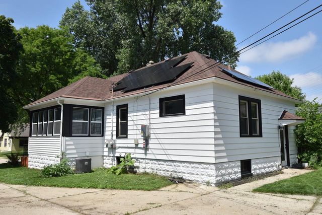 634 S 104th STREET, West Allis, WI 53214