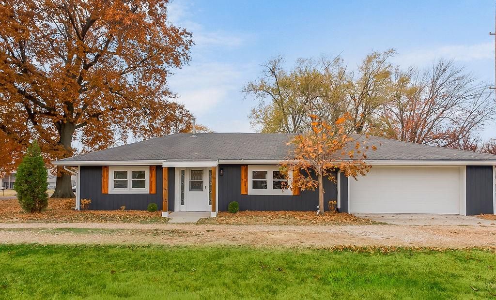 206 W Spring Street, Spring Hill, KS 66083