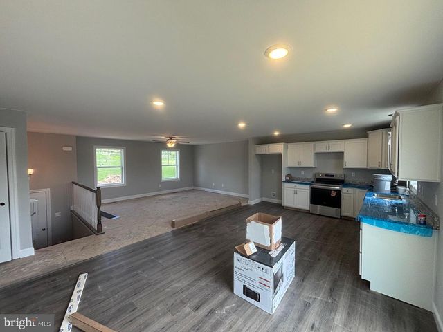 147 MEADOWCREEK DR N, Chambersburg, PA 17202