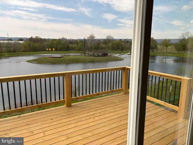 147 MEADOWCREEK DR N, Chambersburg, PA 17202