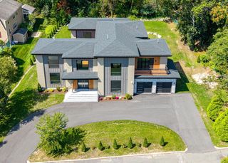 20 Amberwood Dr, Winchester, MA 01890