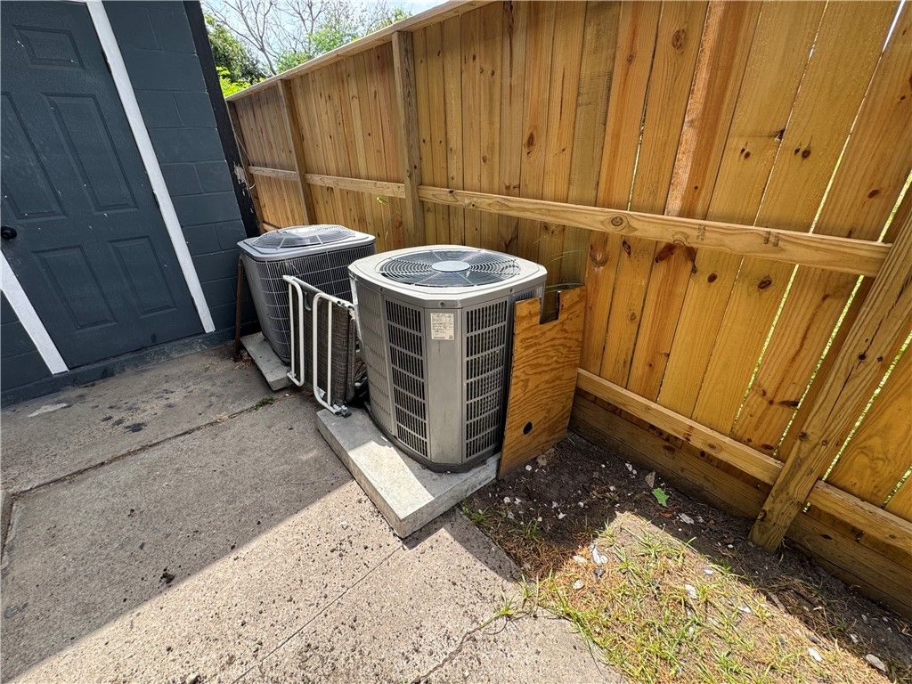 2509 Ruth St, Corpus Christi, TX 78405 — photo 2