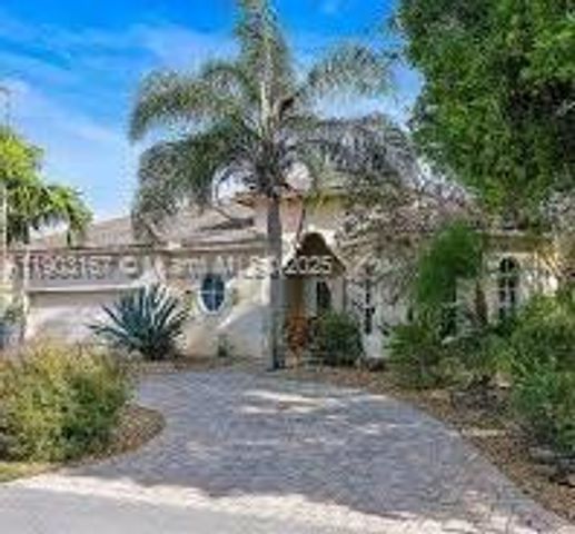 950 Greensward Lane, Delray Beach, FL 33445
