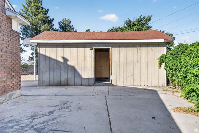 5473 S WALDEN WOOD CIR, Murray, UT 84123