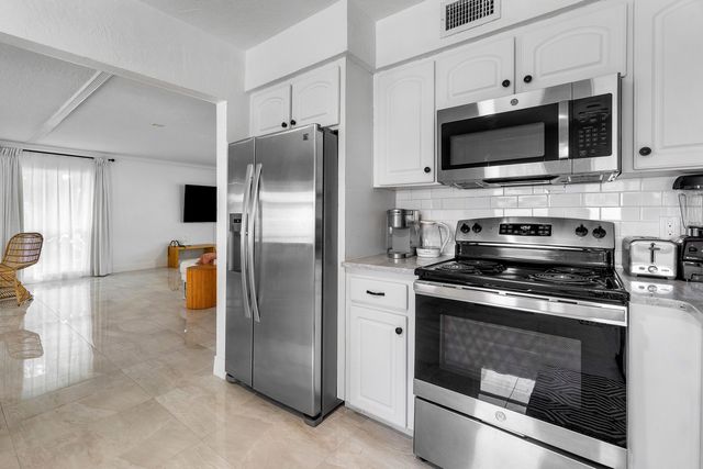 4300 Brooks Avenue, West Palm Beach, FL 33407