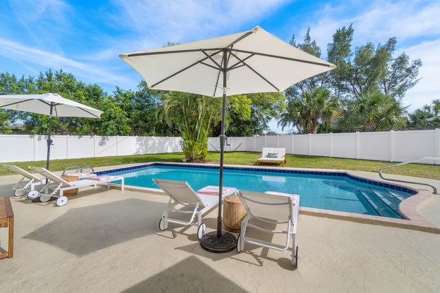 4300 Brooks Avenue, West Palm Beach, FL 33407