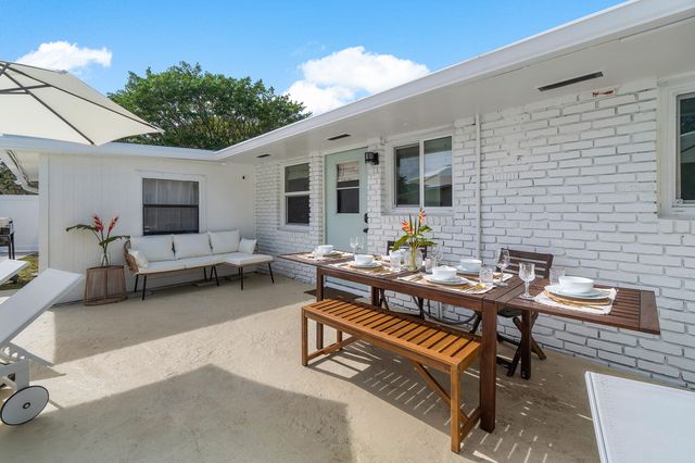 4300 Brooks Avenue, West Palm Beach, FL 33407