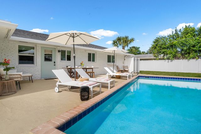 4300 Brooks Avenue, West Palm Beach, FL 33407