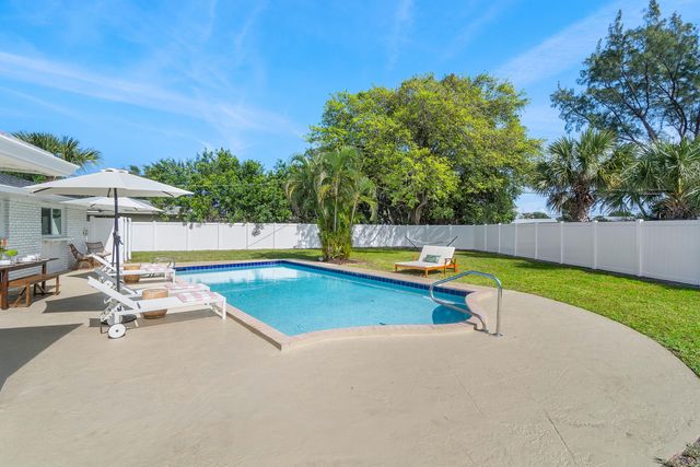 4300 Brooks Avenue, West Palm Beach, FL 33407