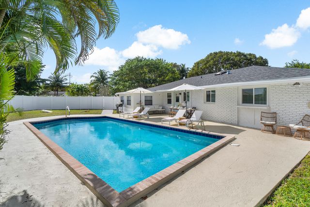 4300 Brooks Avenue, West Palm Beach, FL 33407