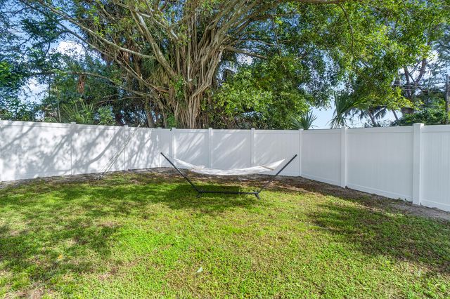 4300 Brooks Avenue, West Palm Beach, FL 33407