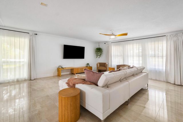 4300 Brooks Avenue, West Palm Beach, FL 33407