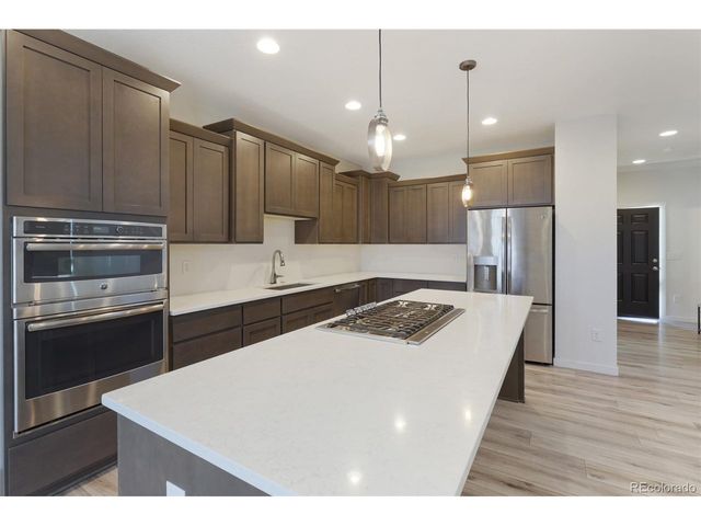 135 Foxtail Dr, Hudson, CO 80642
