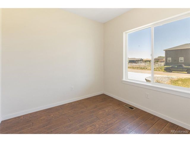 135 Foxtail Dr, Hudson, CO 80642