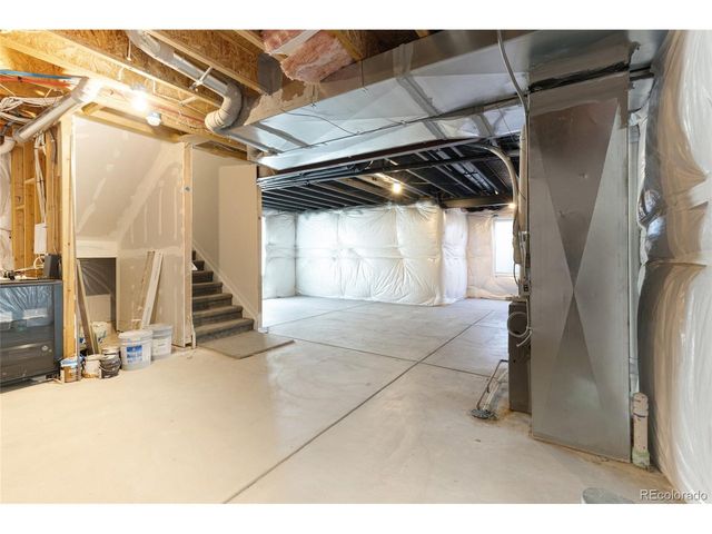 135 Foxtail Dr, Hudson, CO 80642
