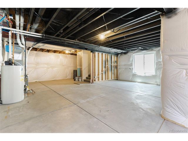 135 Foxtail Dr, Hudson, CO 80642