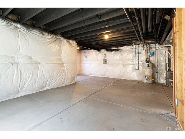 135 Foxtail Dr, Hudson, CO 80642