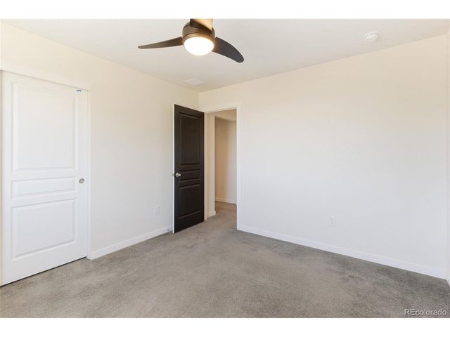 135 Foxtail Dr, Hudson, CO 80642