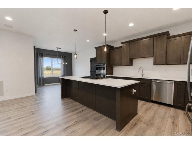 135 Foxtail Dr, Hudson, CO 80642
