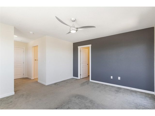 135 Foxtail Dr, Hudson, CO 80642