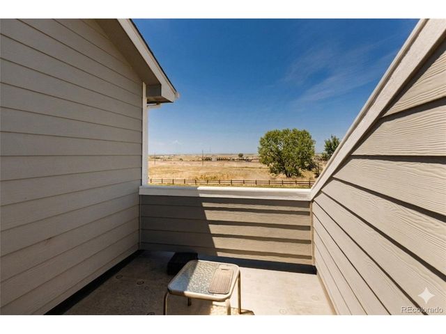 135 Foxtail Dr, Hudson, CO 80642