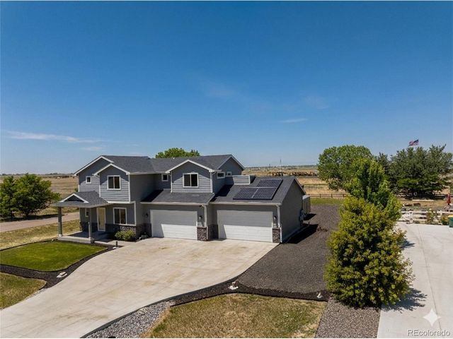 135 Foxtail Dr, Hudson, CO 80642
