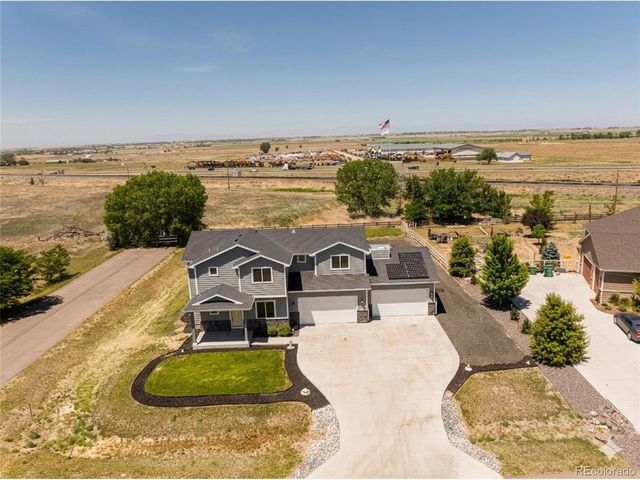 135 Foxtail Dr, Hudson, CO 80642