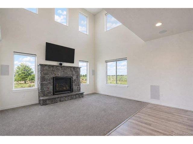 135 Foxtail Dr, Hudson, CO 80642