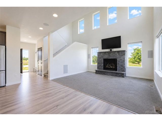 135 Foxtail Dr, Hudson, CO 80642