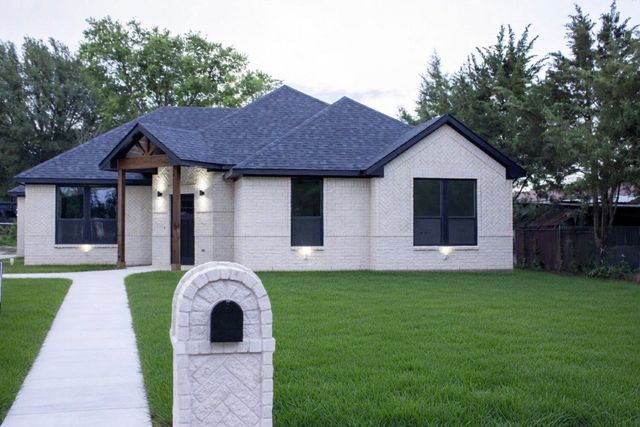 2212 Lakeshore Lane, Glenn Heights, TX 75154